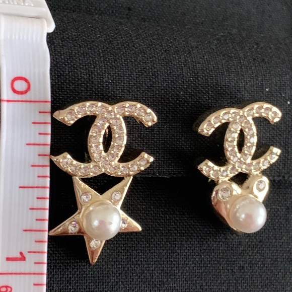 SALE❤️❤️❤️Chanel Crystal Star and Heart Stud Earrings - Picture 9 of 12